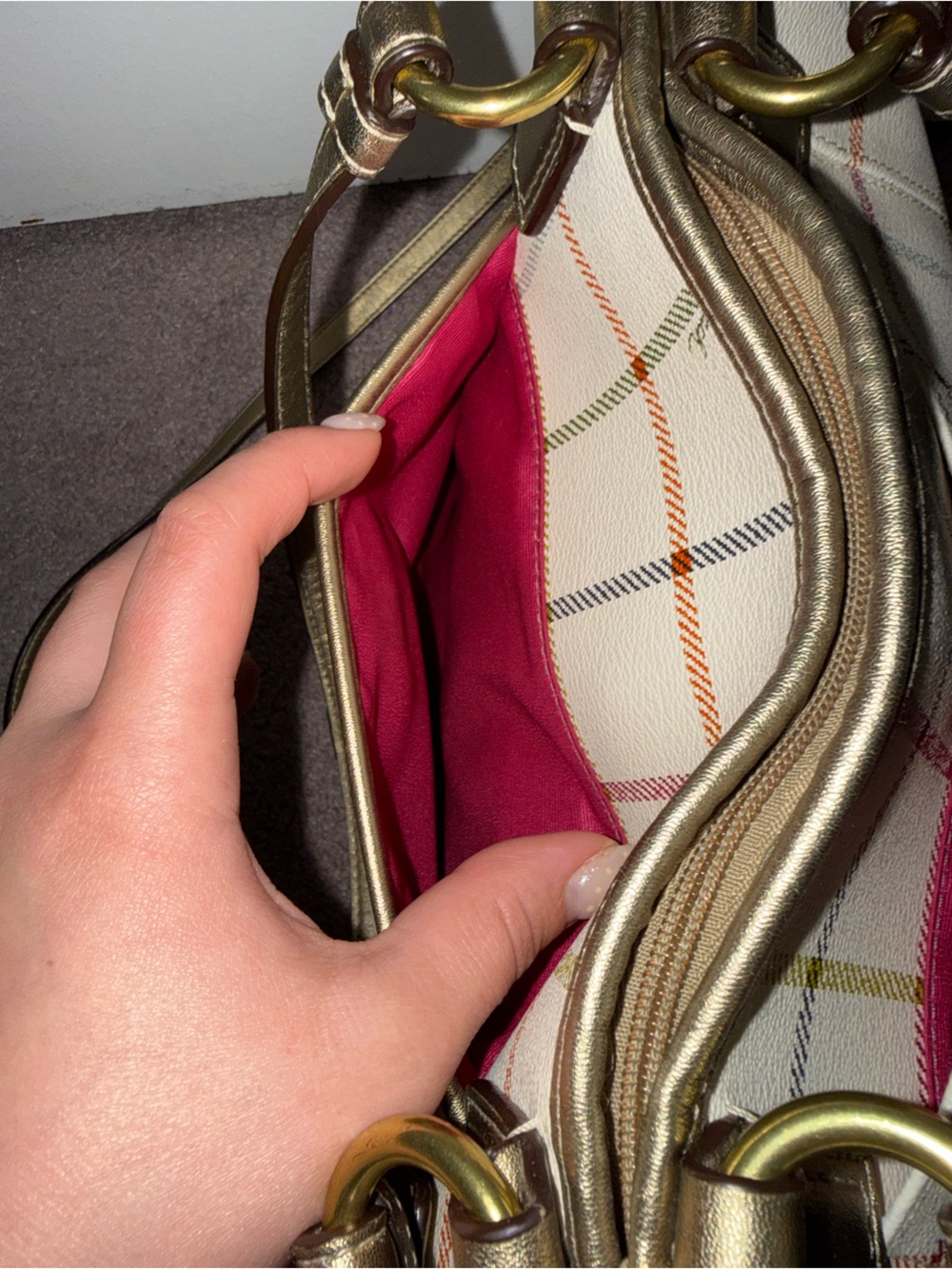 Coach Vintage Peyton Tattersall Tote cream and plaid design with gold detailing - Picture 8 of 16